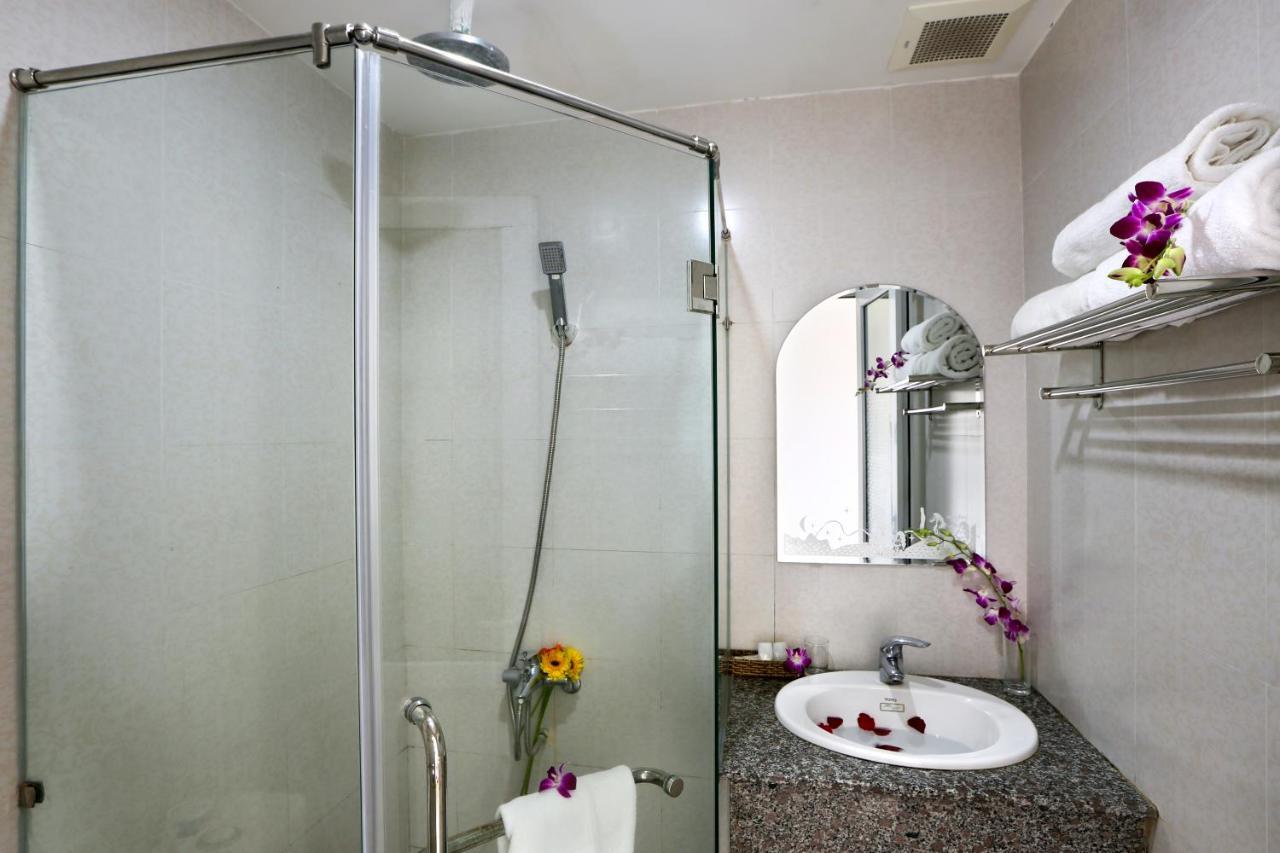 Hilary Hotel Da Nang Bagian luar foto